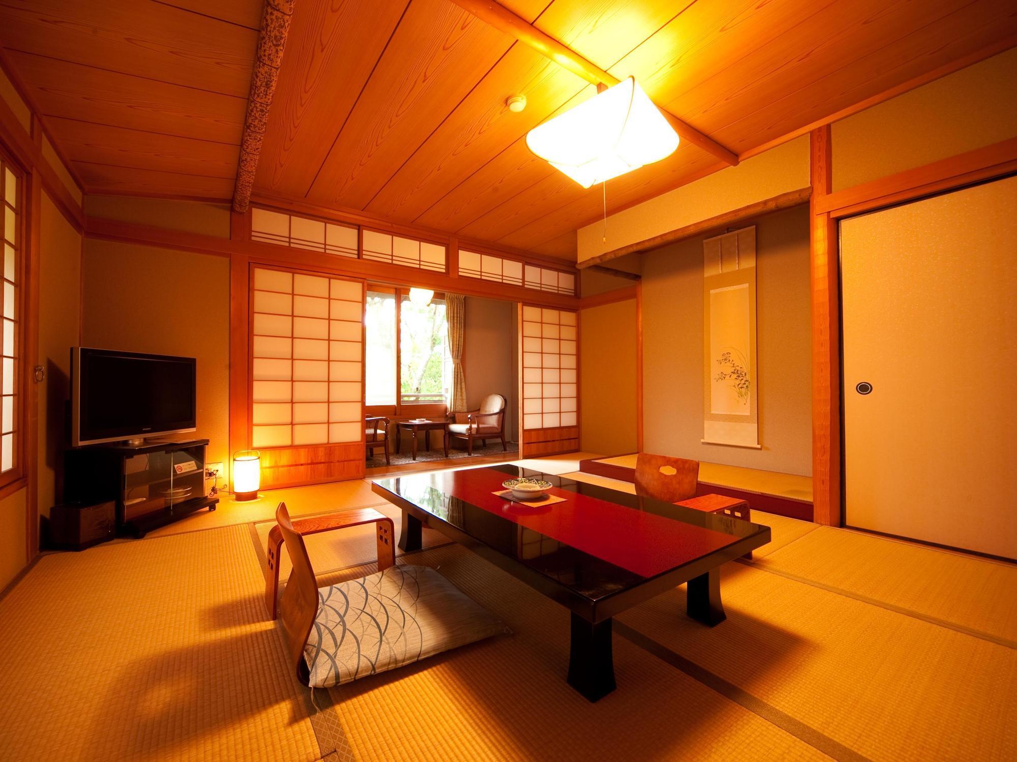 Ryotei Tanokura Hotel Yufu Eksteriør billede