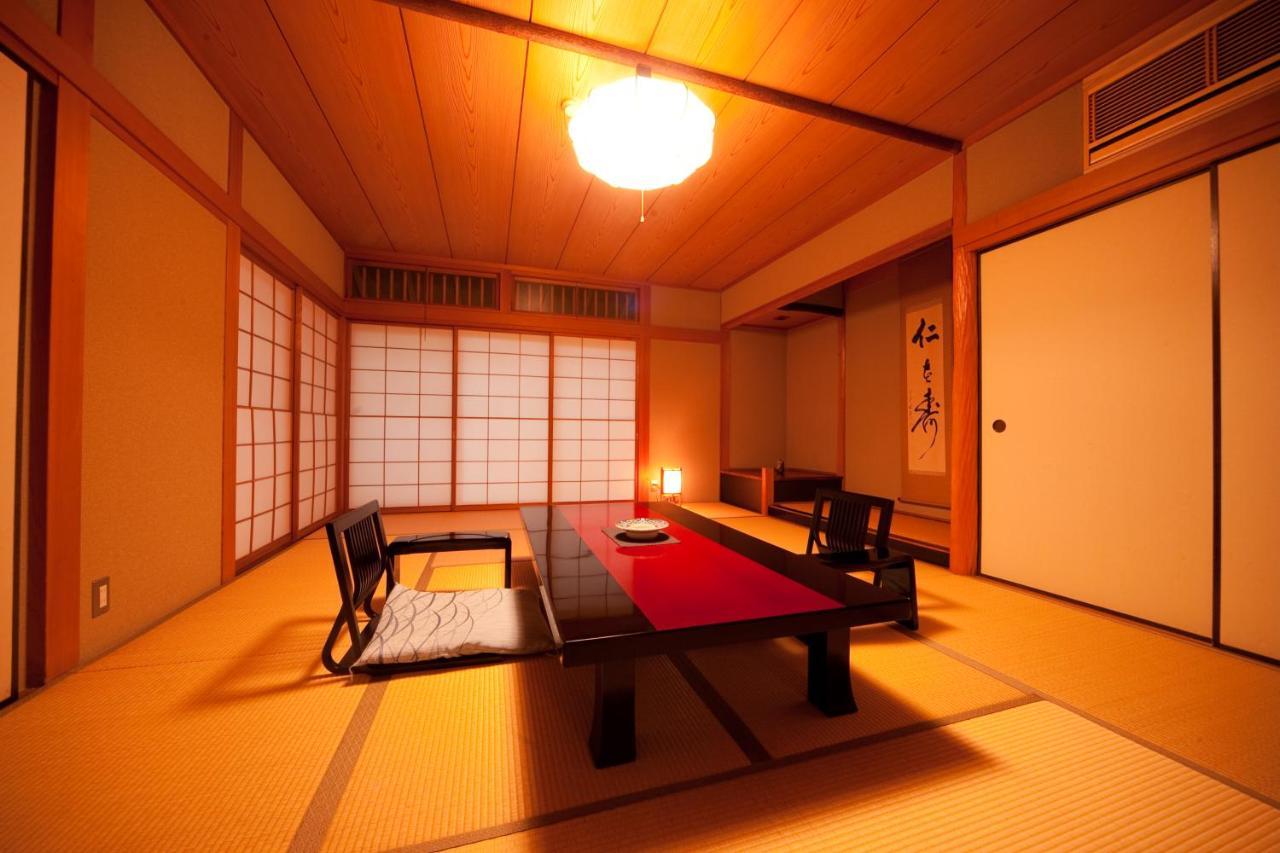 Ryotei Tanokura Hotel Yufu Eksteriør billede