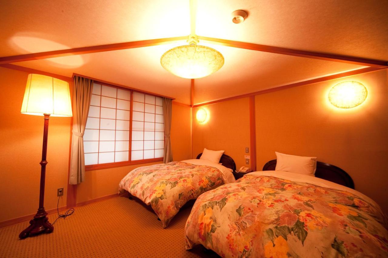 Ryotei Tanokura Hotel Yufu Eksteriør billede